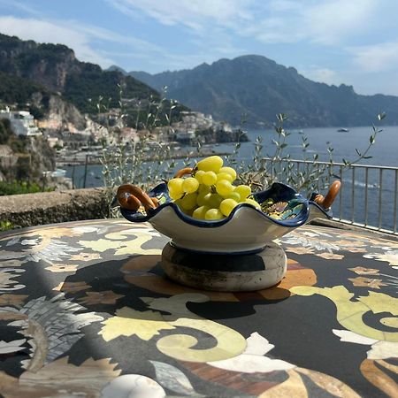 Appartamento Di Raphael Con Discesa Privata Al Mare Amalfi Bagian luar foto
