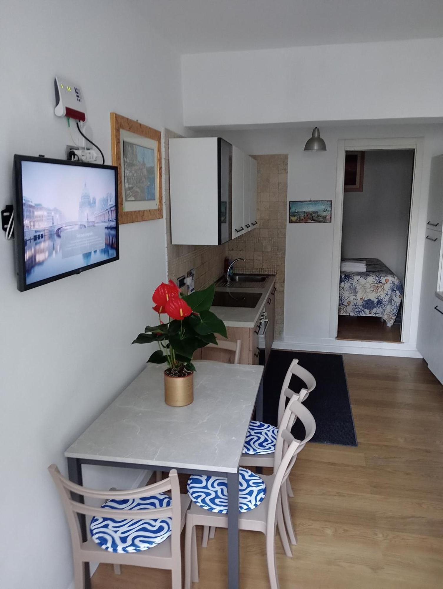 Appartamento Di Raphael Con Discesa Privata Al Mare Amalfi Bagian luar foto